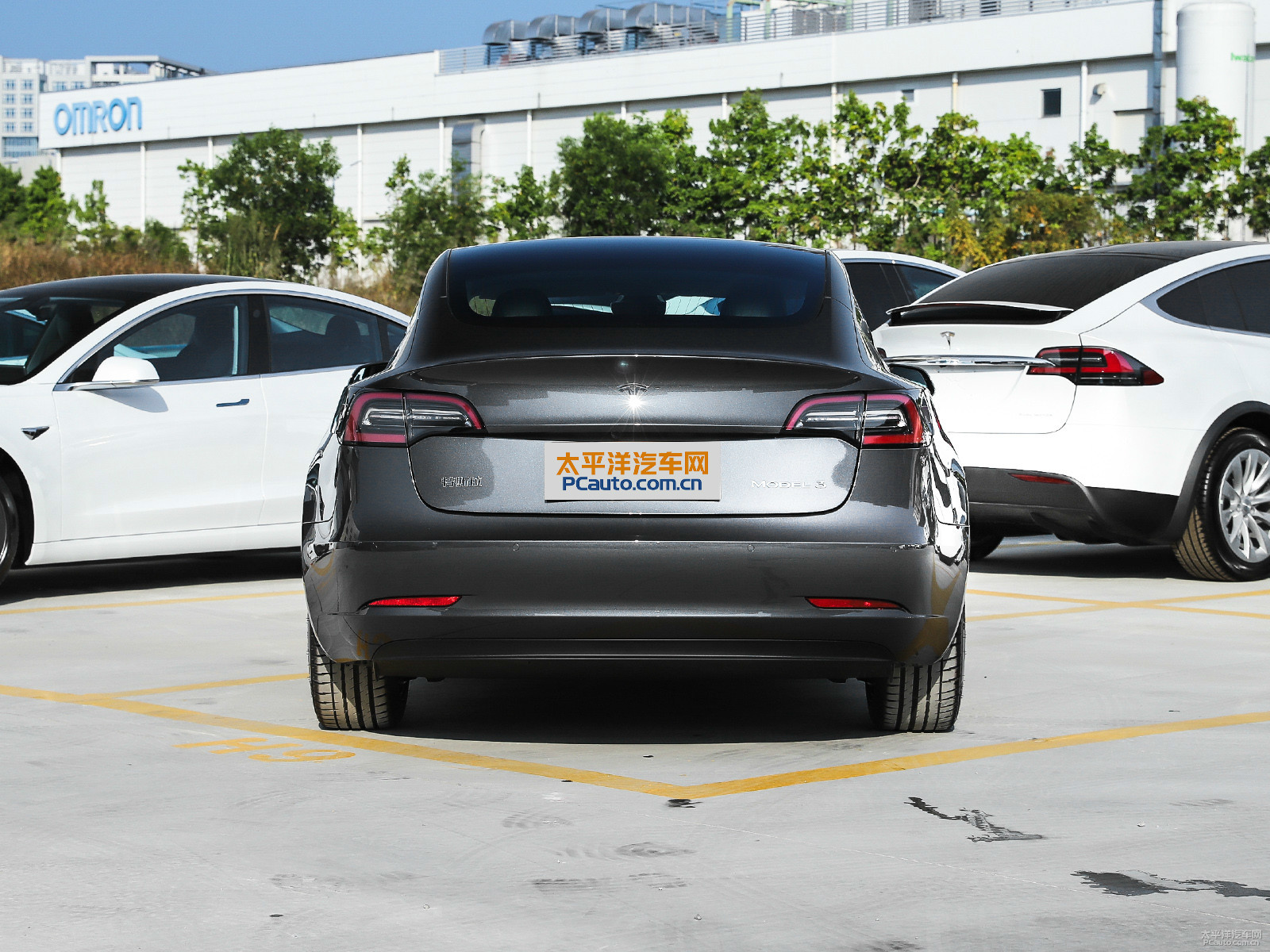 冷光銀Model 3整車外觀外觀圖片