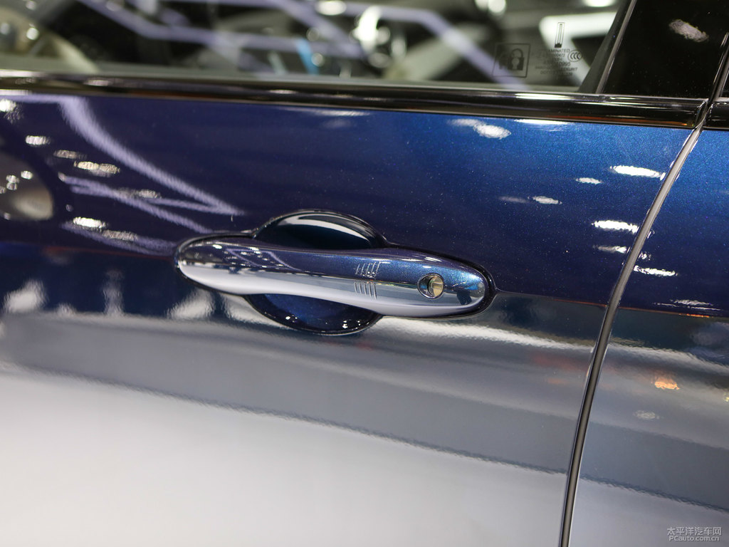 {κ VV7-PHEV܇^DƬ