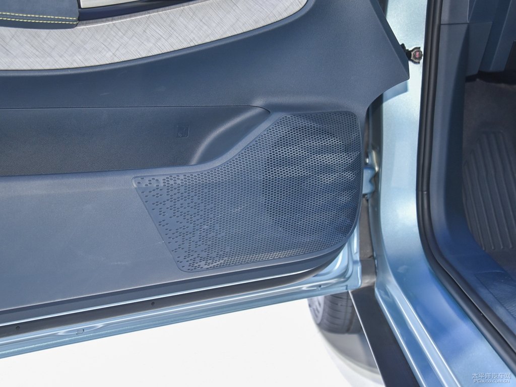 星際藍(lán)寶駿RM-5車廂內(nèi)飾圖片