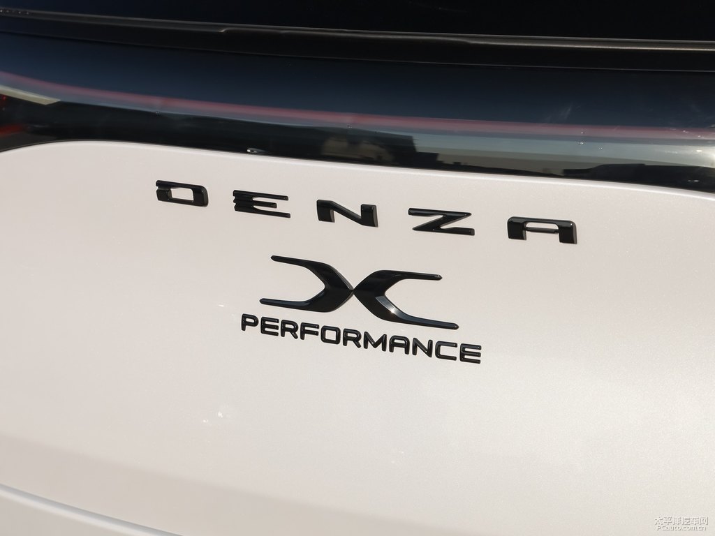月光白騰勢(shì)X車(chē)尾外觀圖片