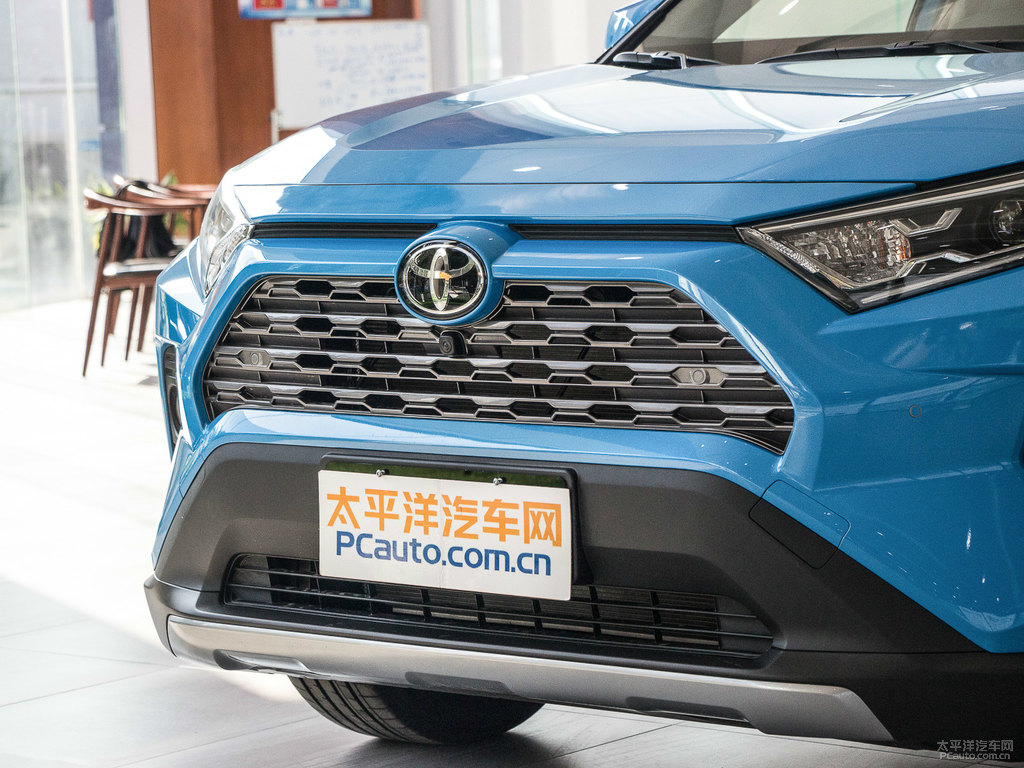 愛琴海藍RAV4榮放車頭外觀圖片