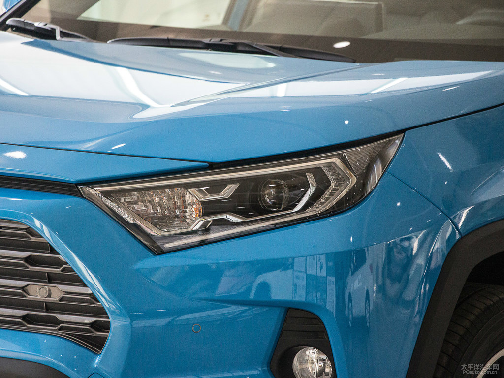愛琴海藍RAV4榮放車頭外觀圖片