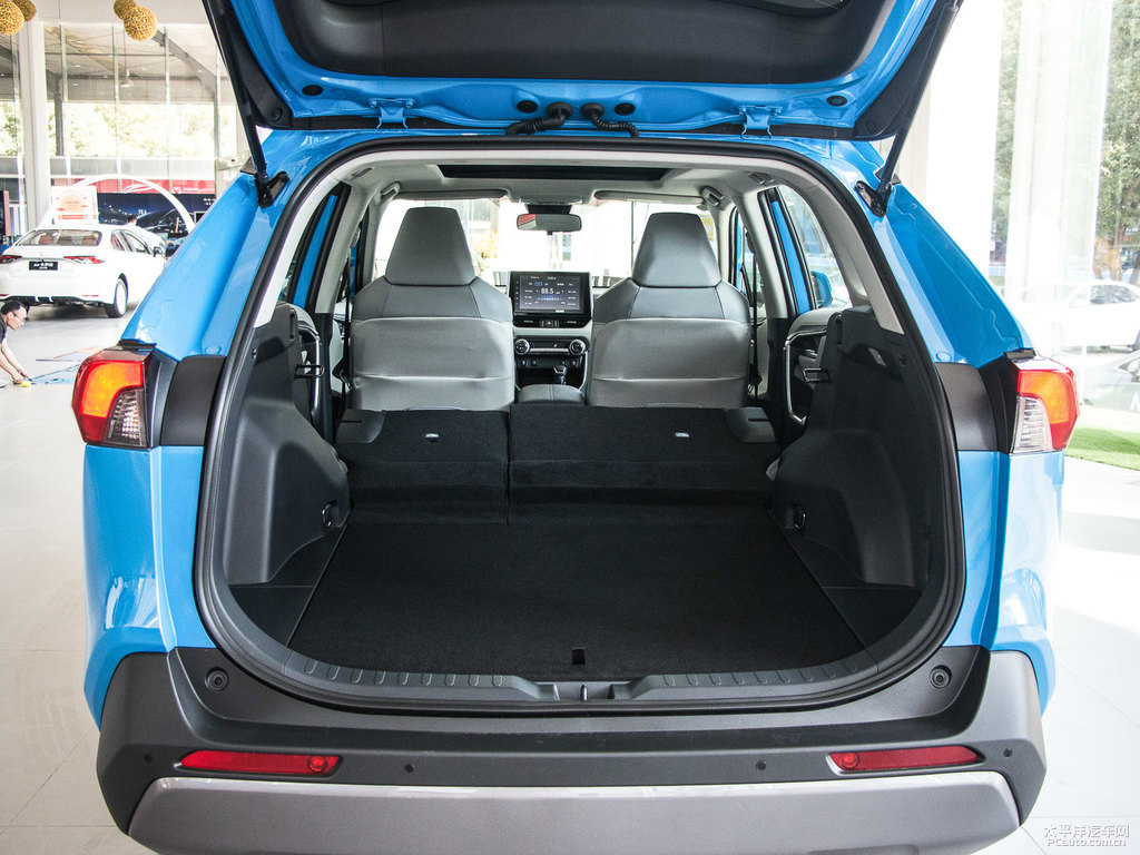 愛琴海藍(lán)RAV4榮放后備廂空間圖片