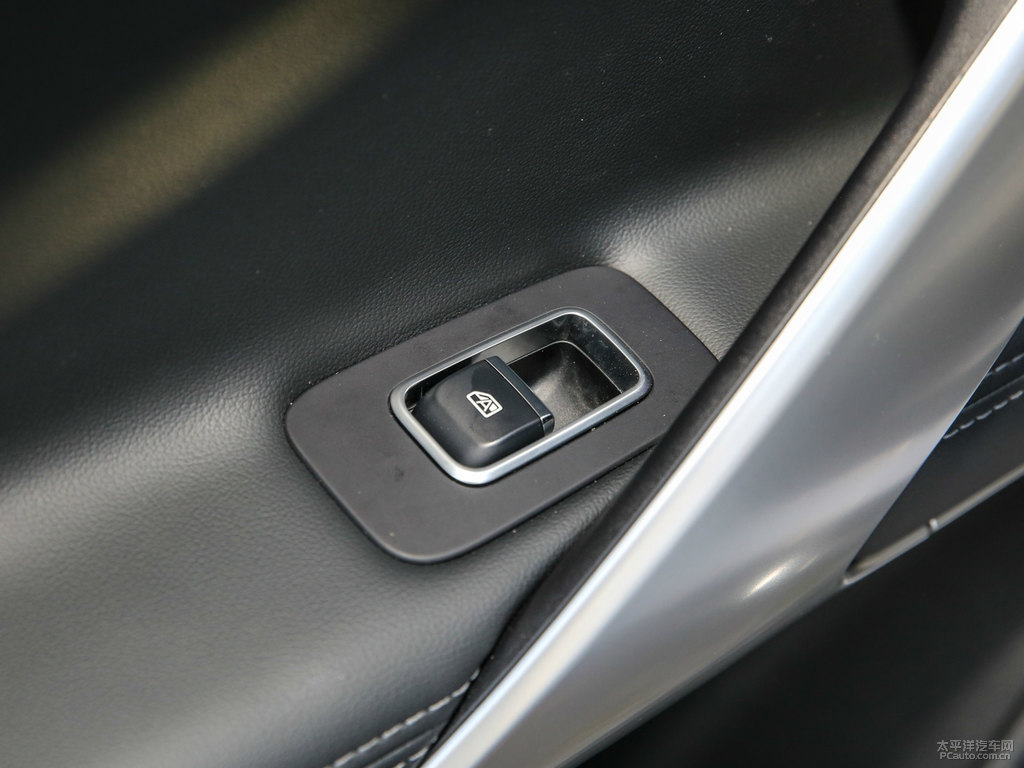 月光白騰勢(shì)X車廂內(nèi)飾圖片