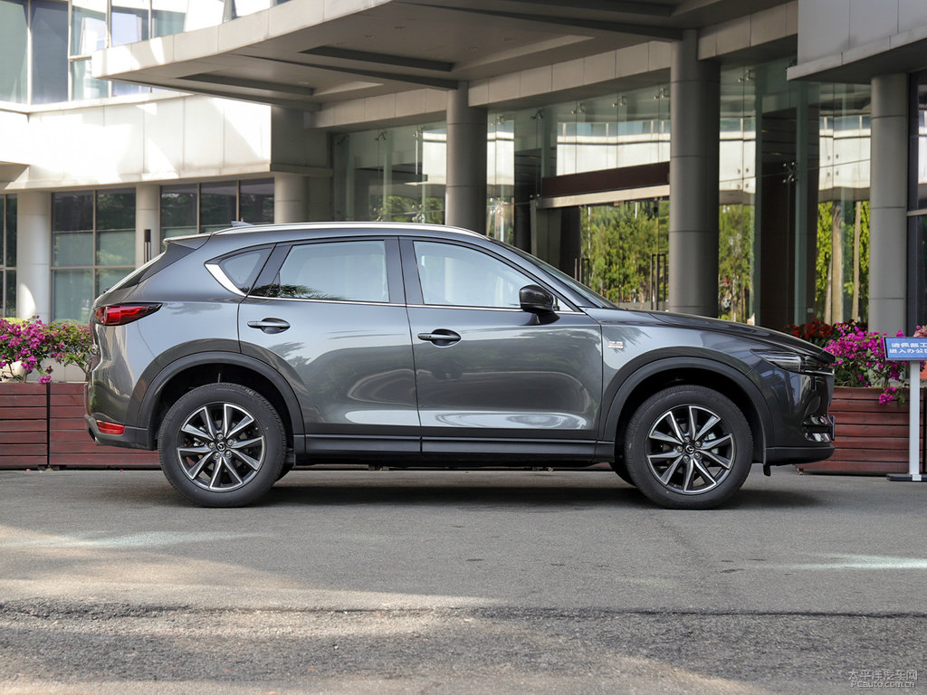鉑鋼灰馬自達(dá)CX-5整車外觀外觀圖片