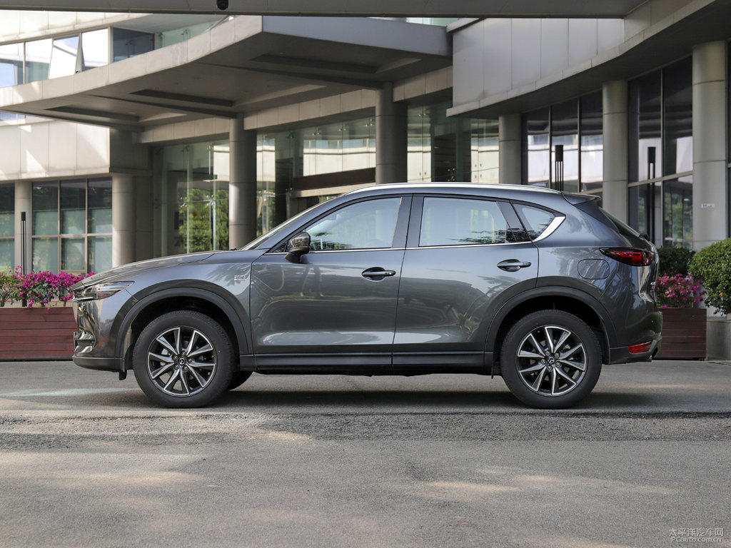 鉑鋼灰馬自達(dá)CX-5整車外觀外觀圖片