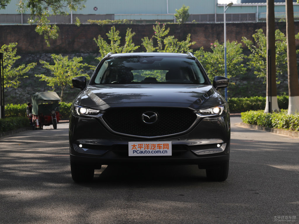 鉑鋼灰馬自達(dá)CX-5車頭外觀圖片