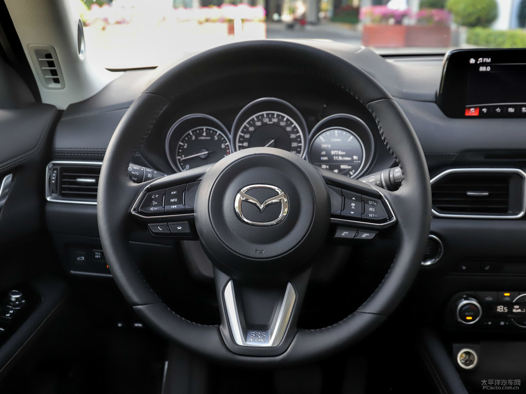 鉑鋼灰馬自達(dá)CX-5中控內(nèi)飾圖片