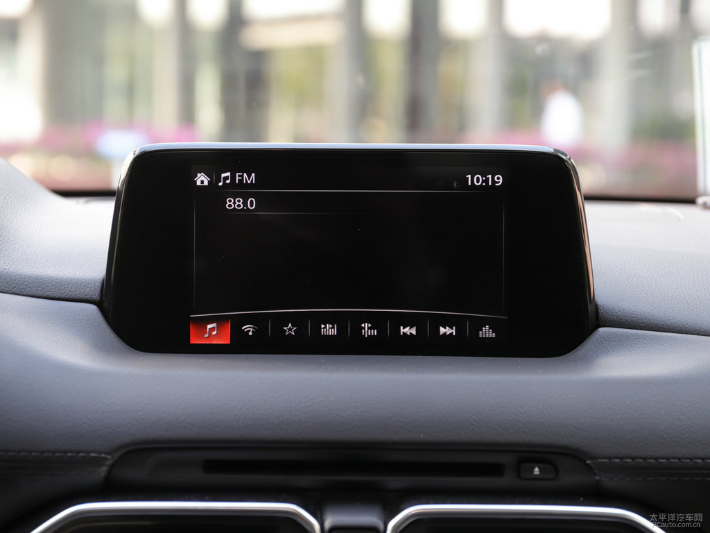 鉑鋼灰馬自達(dá)CX-5中控內(nèi)飾圖片