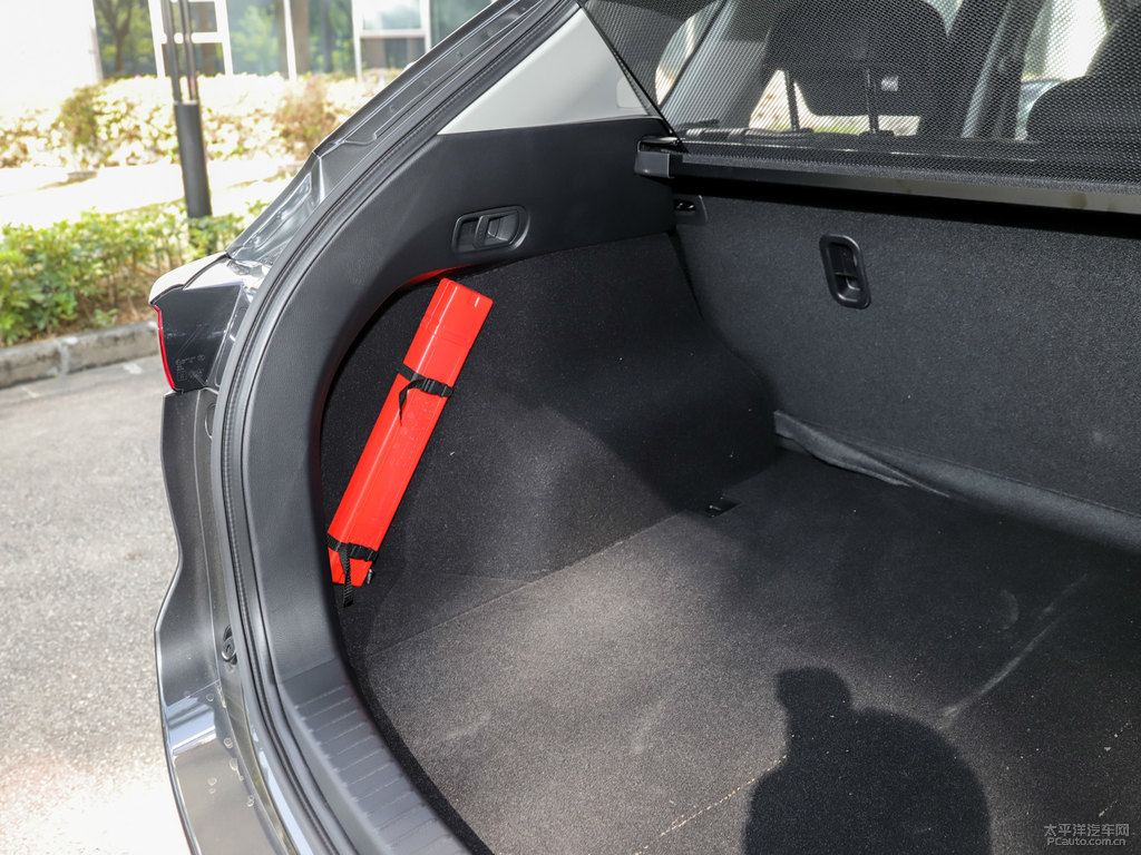 鉑鋼灰馬自達(dá)CX-5后備廂空間圖片