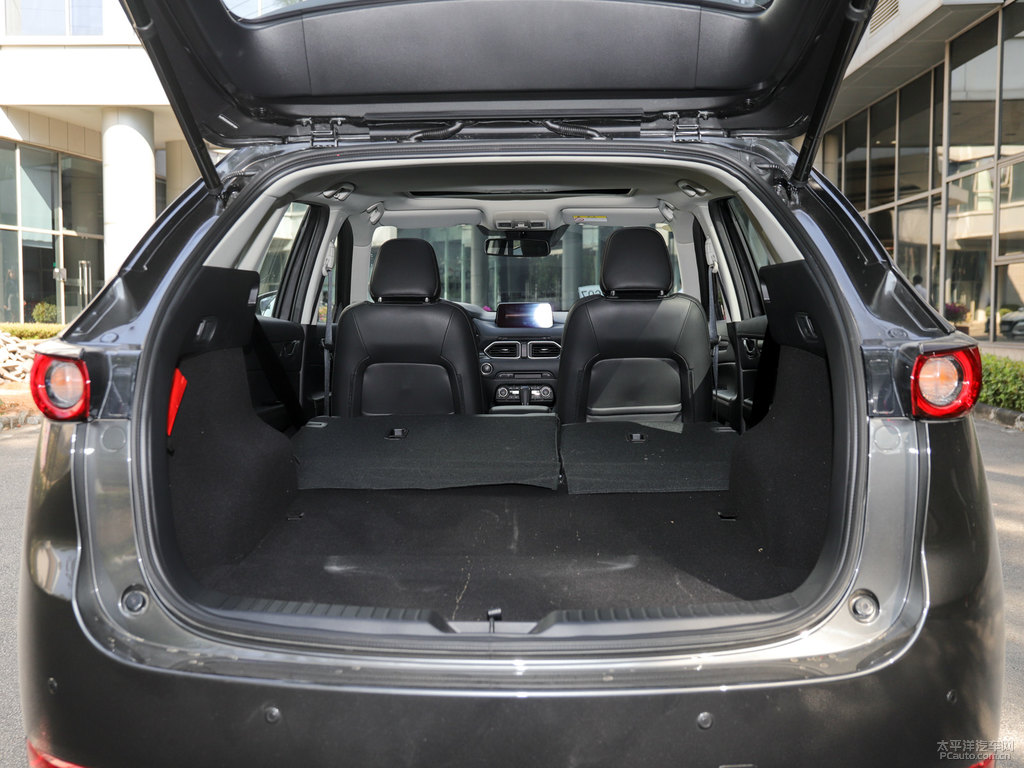 鉑鋼灰馬自達CX-5后備廂空間圖片