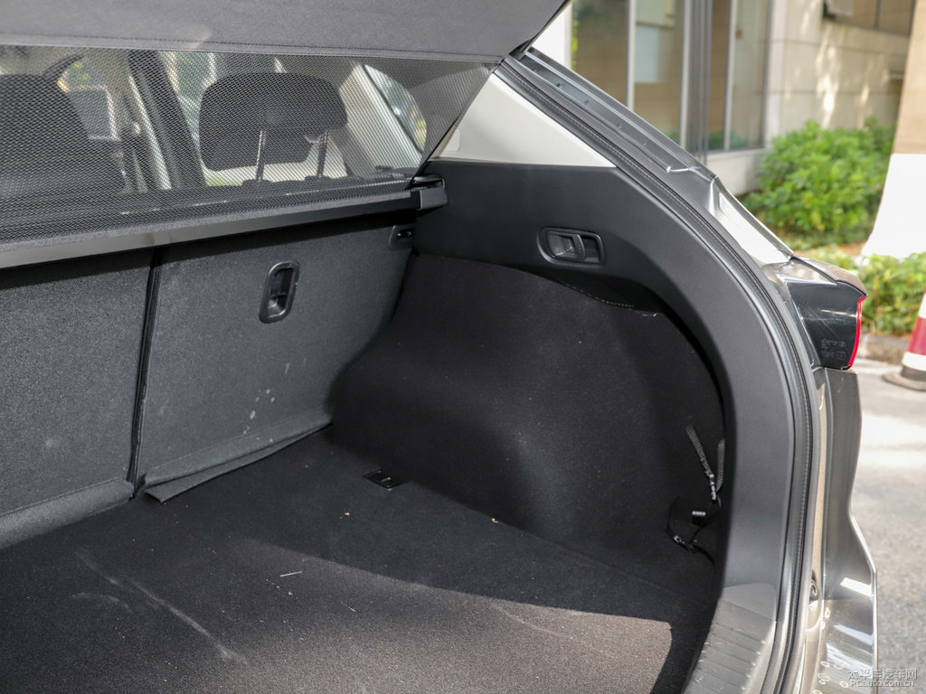 鉑鋼灰馬自達(dá)CX-5后備廂空間圖片