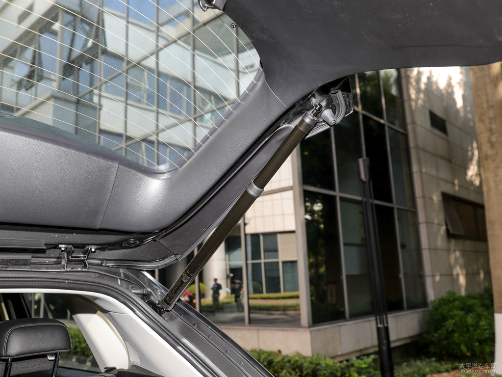 鉑鋼灰馬自達(dá)CX-5后備廂空間圖片