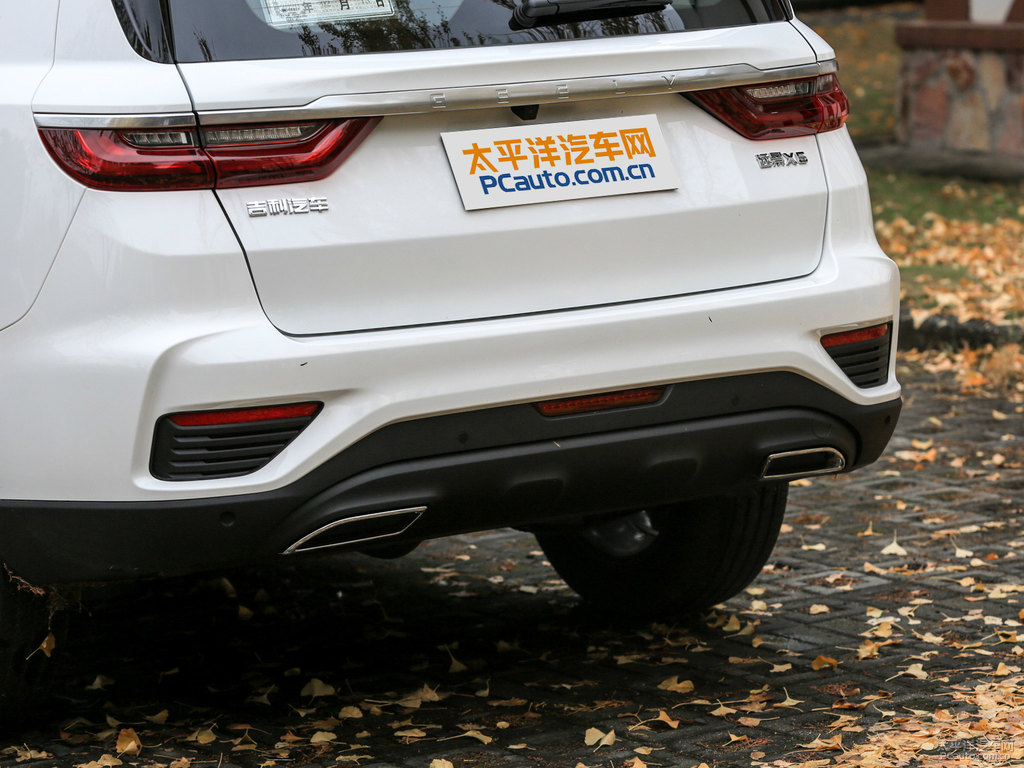 漢玉白遠景X6車尾外觀圖片