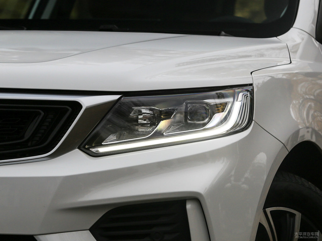 漢玉白遠(yuǎn)景X6車(chē)頭外觀圖片