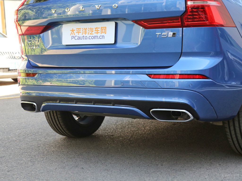 牛仔藍沃爾沃XC60車尾外觀圖片
