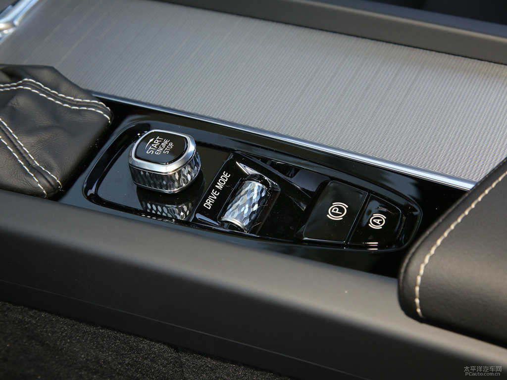 牛仔藍(lán)沃爾沃XC60中控內(nèi)飾圖片
