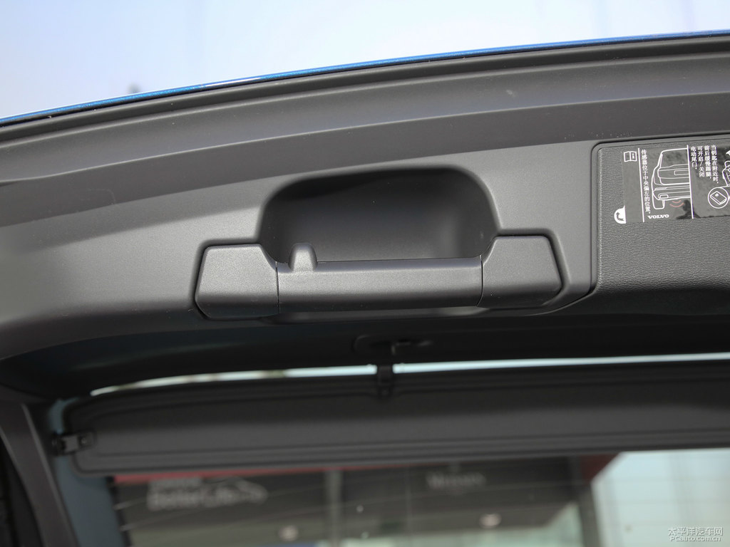 牛仔藍沃爾沃XC60后備廂空間圖片