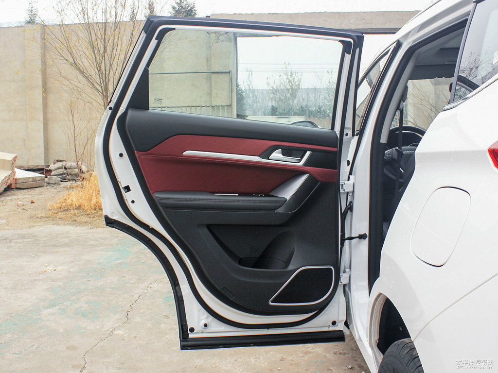 漢密爾頓白哈弗H6 Coupe車廂內(nèi)飾圖片
