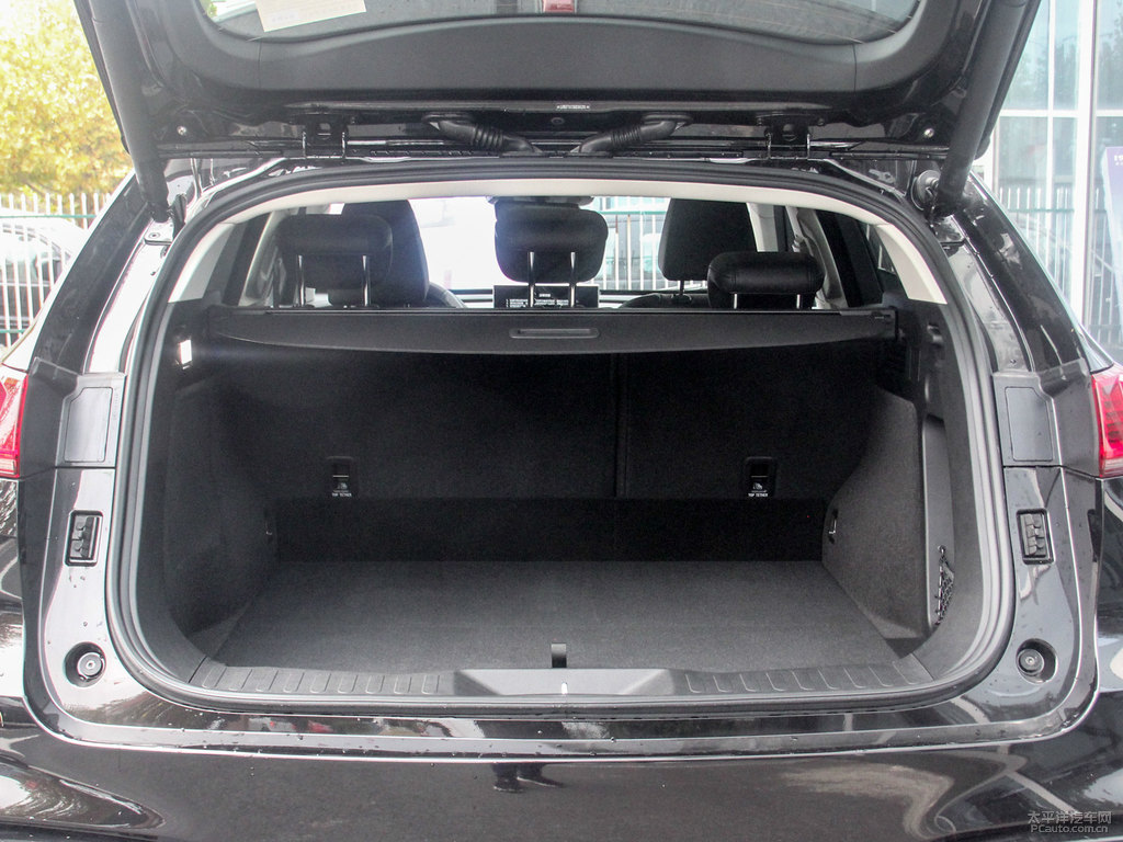 玄英黑魏牌 VV7后備廂空間圖片