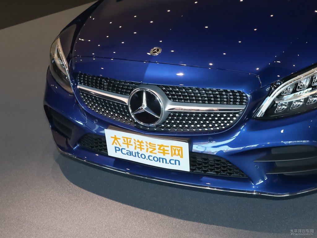 寶石藍(lán)奔馳C級(jí)車頭外觀圖片