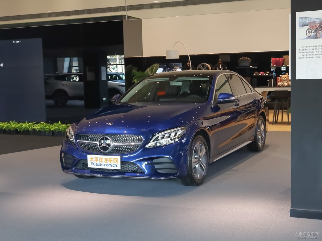 寶石藍奔馳C級整車外觀外觀圖片