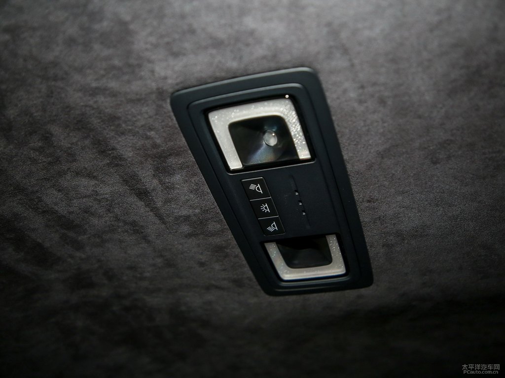 超音速鈦銀雷克薩斯LS車廂內(nèi)飾圖片