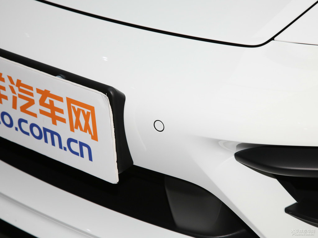 白色保時捷911車頭外觀圖片