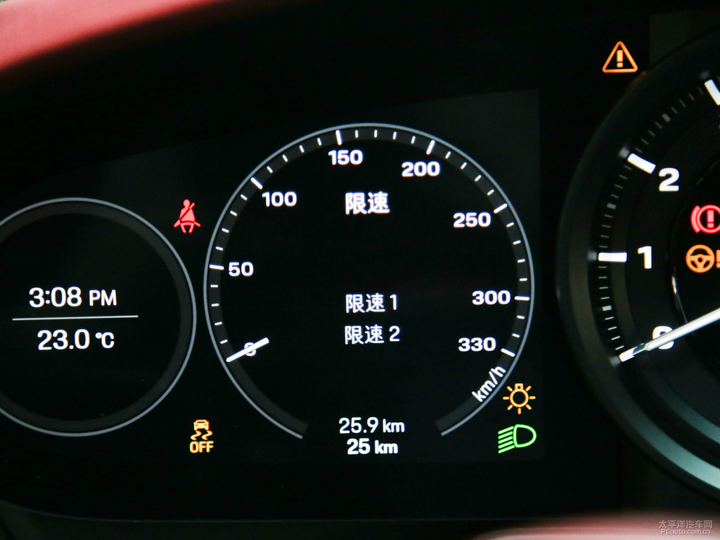 白色保時捷911中控內(nèi)飾圖片
