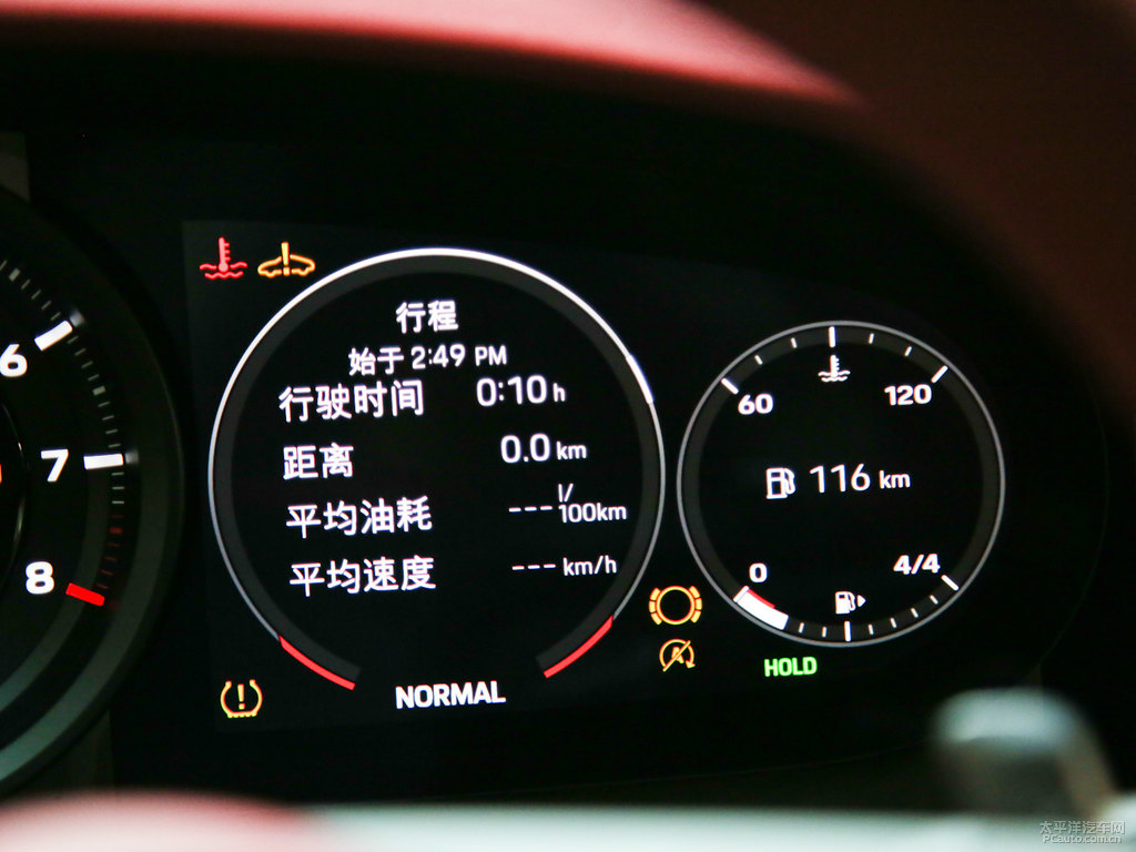 白色保時(shí)捷911中控內(nèi)飾圖片