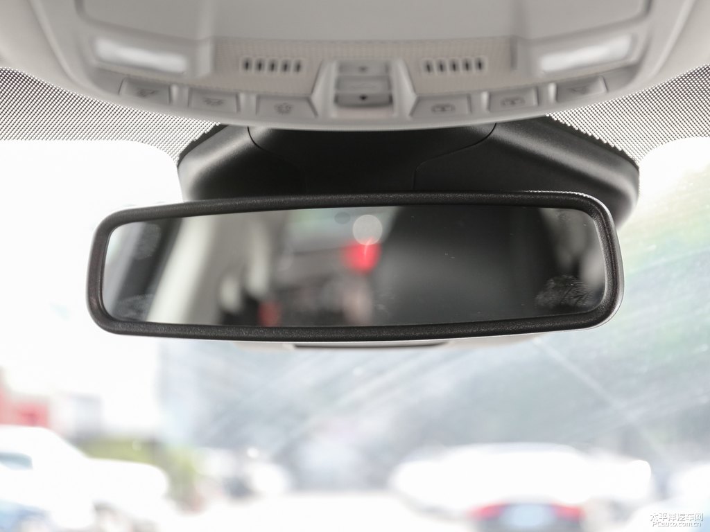 雅典娜白銳界L車廂內(nèi)飾圖片