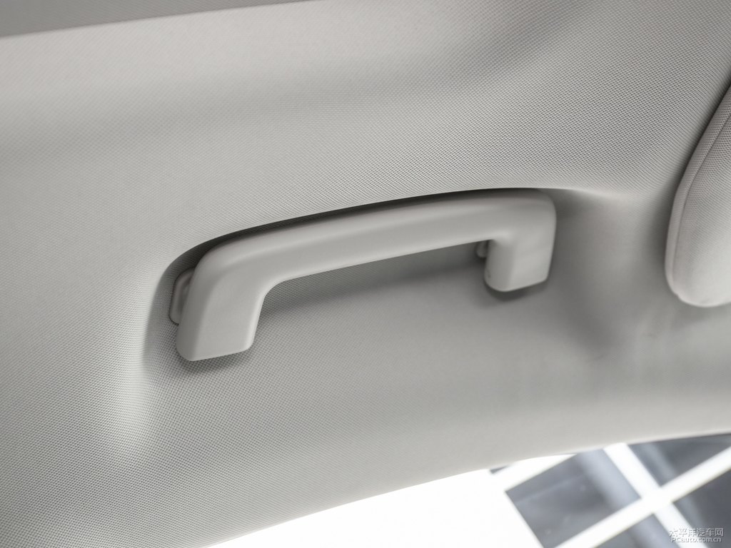 雅典娜白銳界L車廂內(nèi)飾圖片