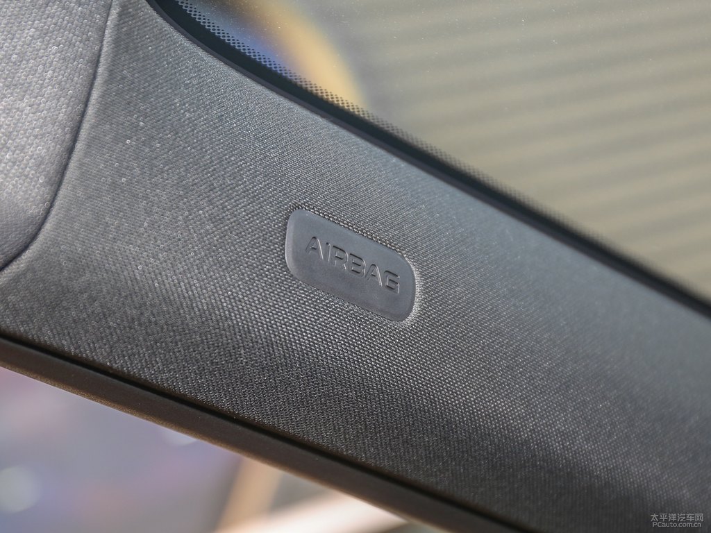 ICON藍吉利ICON車廂內(nèi)飾圖片