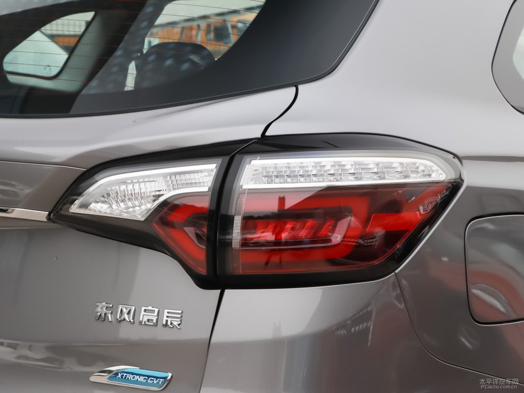 翡麗灰啟辰T70車尾外觀圖片