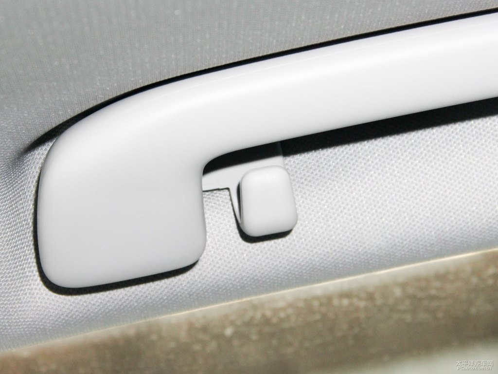 珍珠白RAV4榮放車廂內(nèi)飾圖片