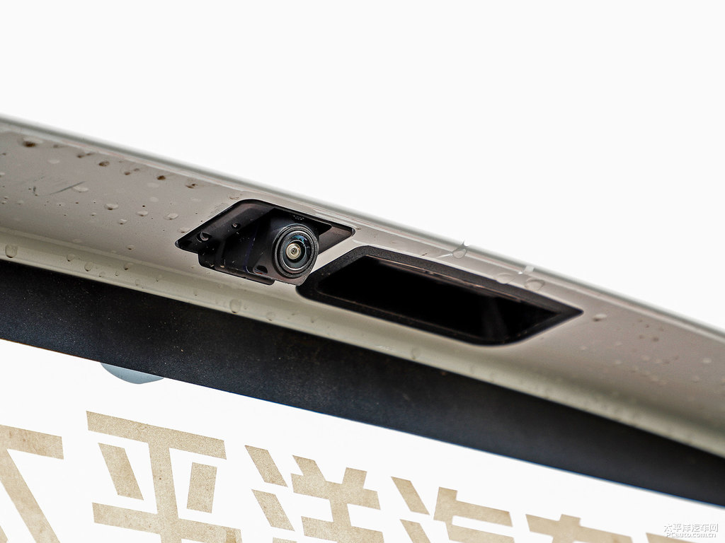 月光白長安CS55PLUS車尾外觀圖片