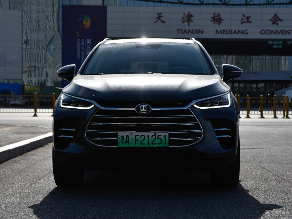 山脈灰唐新能源車頭外觀圖片