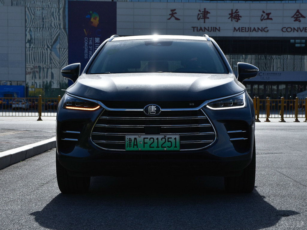 山脈灰唐新能源車頭外觀圖片