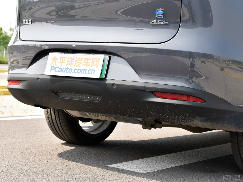 山脈灰唐新能源車尾外觀圖片
