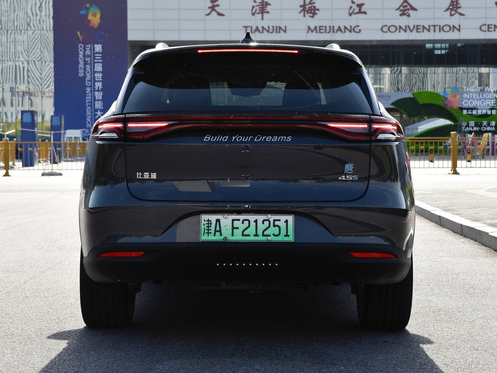 山脈灰唐新能源車尾外觀圖片