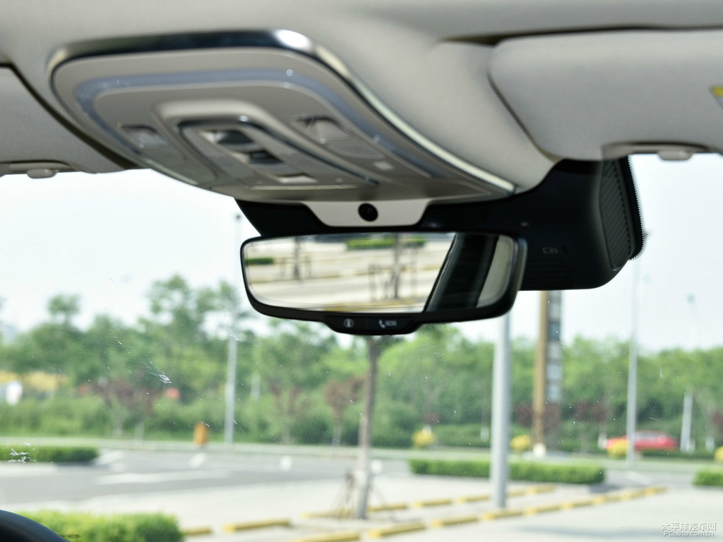 山脈灰唐新能源車廂內(nèi)飾圖片