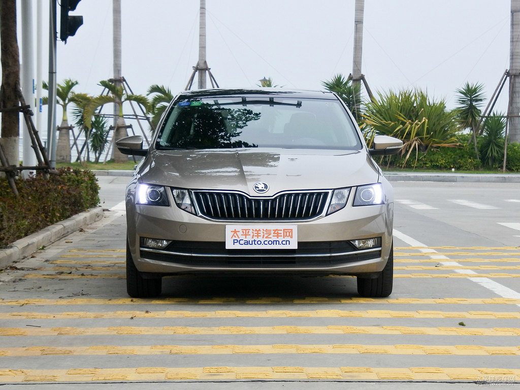 鉑光金明銳整車外觀外觀圖片