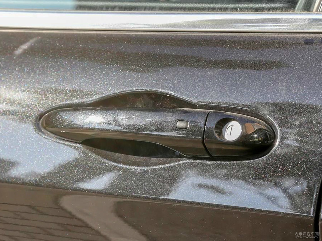 晶黑自由光車身外觀圖片