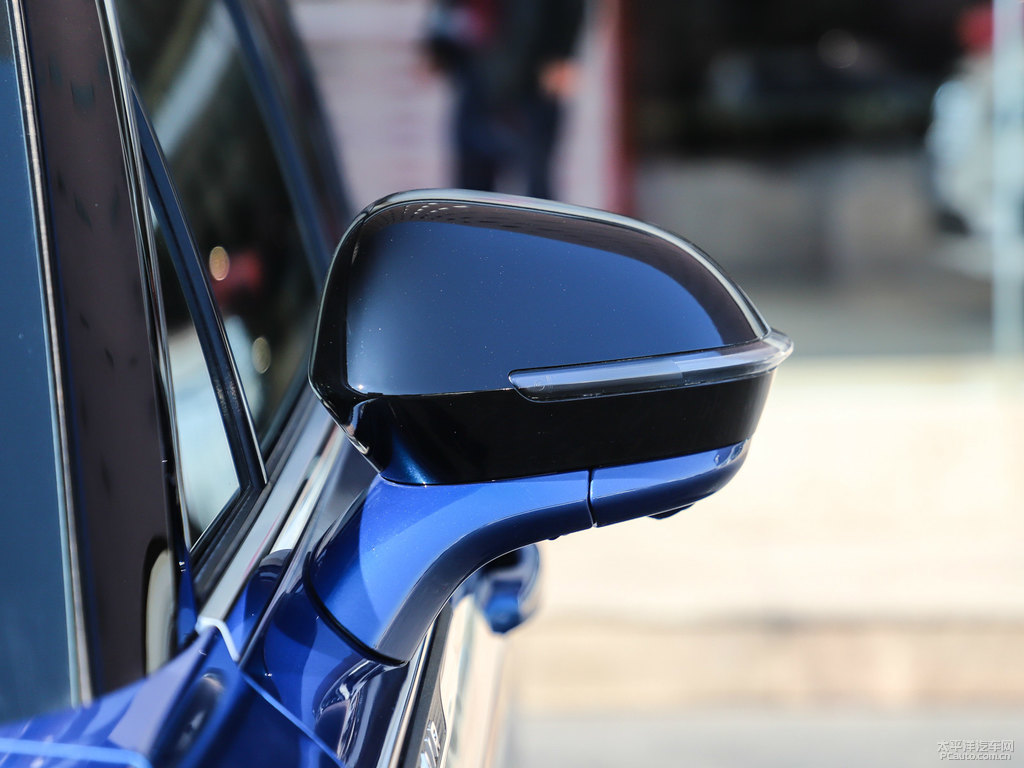 藝境藍(lán)冒險(xiǎn)家車(chē)身外觀圖片