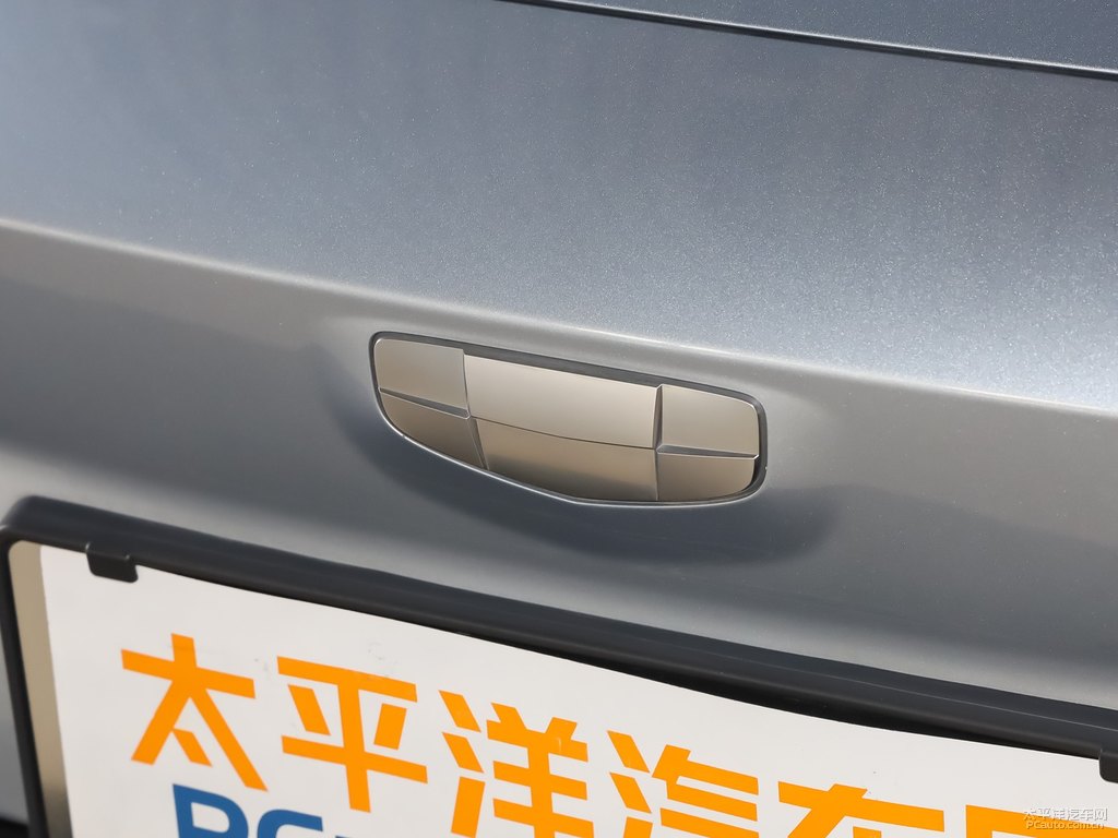 26℃藍(lán)吉利幾何A車頭外觀圖片