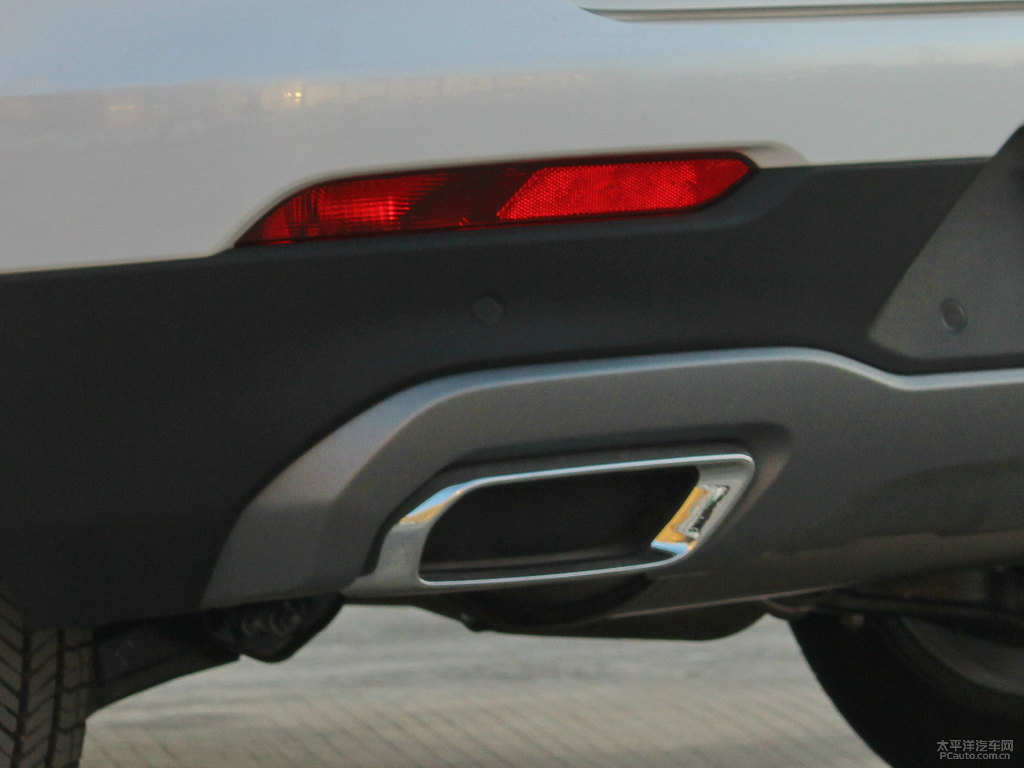 月光白長(zhǎng)安CS55PLUS車尾外觀圖片
