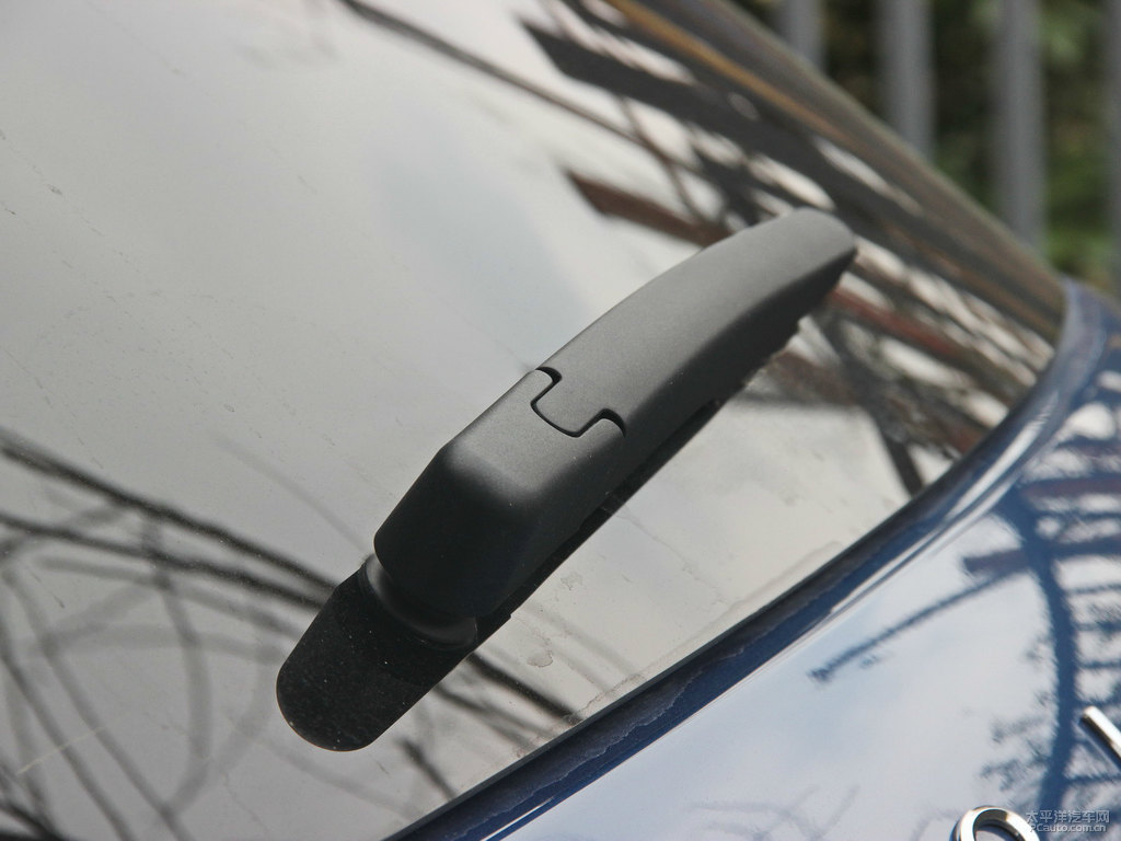 藝境藍(lán)冒險(xiǎn)家車尾外觀圖片