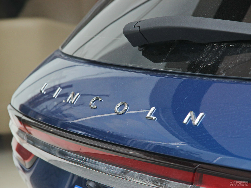 藝境藍(lán)冒險(xiǎn)家車尾外觀圖片