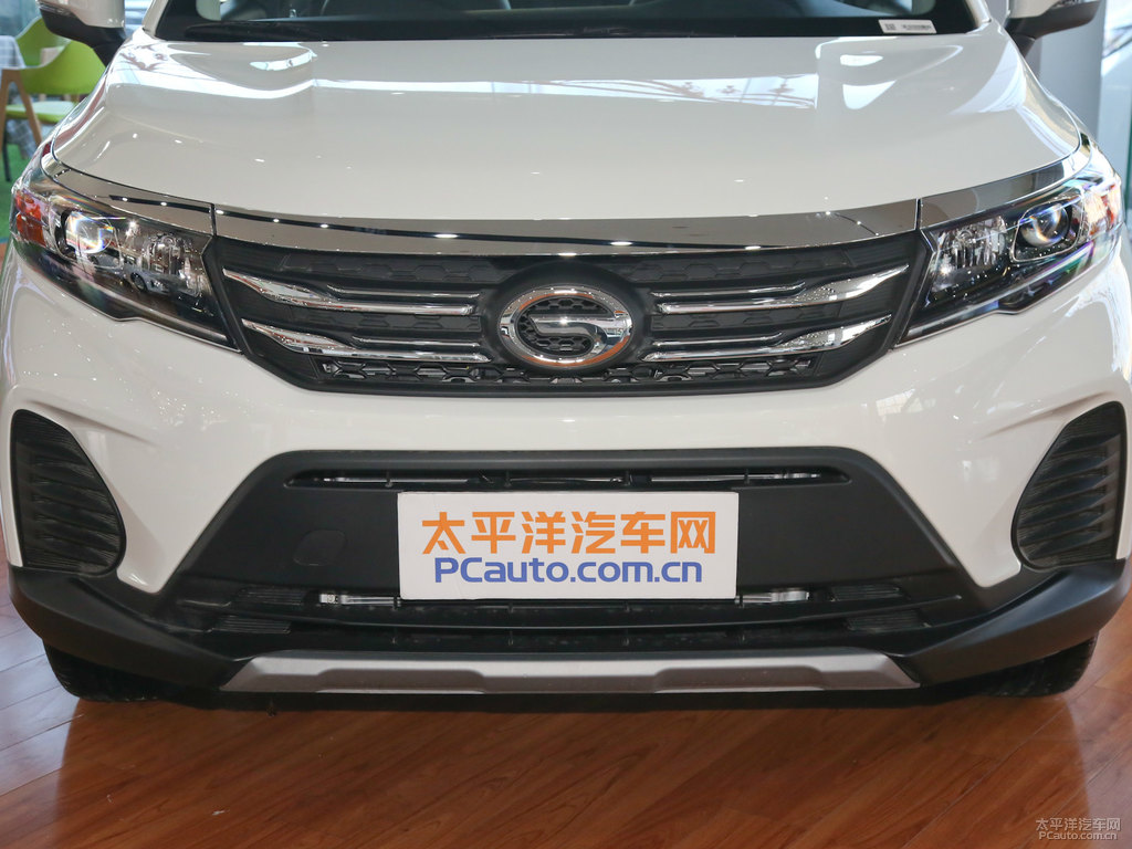 象牙白傳祺GS3車(chē)頭外觀圖片