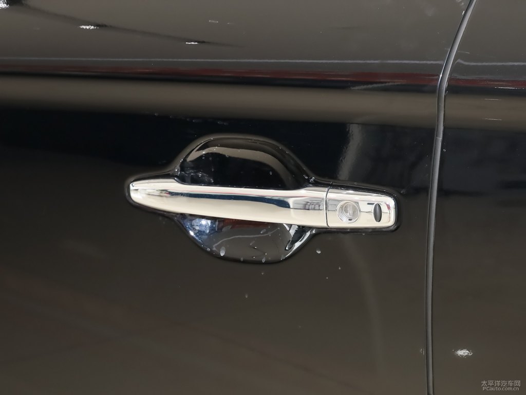 珍珠黑歐藍德車身外觀圖片
